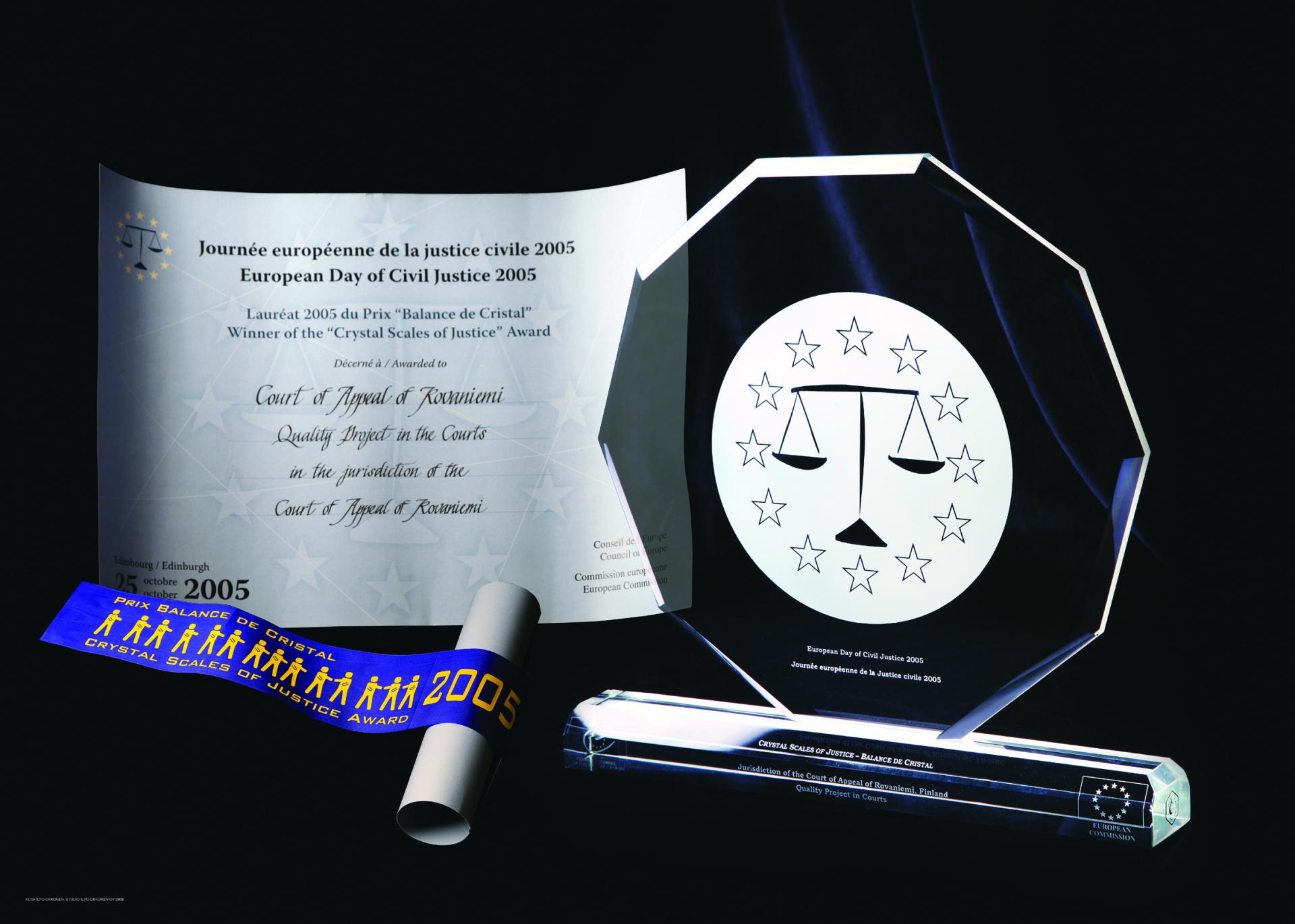 The Crystal Scales of Justice Award-palkinto The Crystal Scales of Justice Award-palkinto